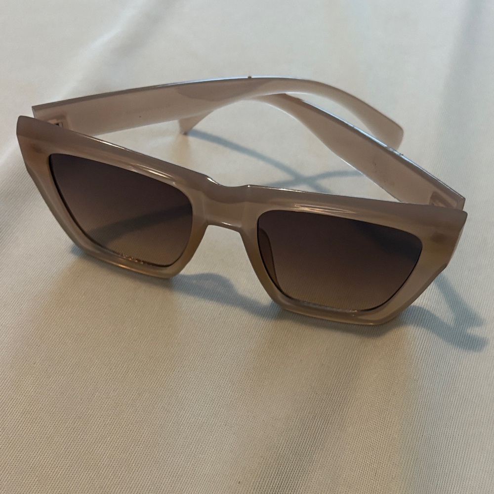 Stylish Taupe Sunglasses